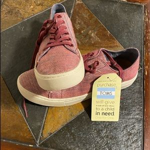 Brand new size 7 1/2 times sparkly shoes